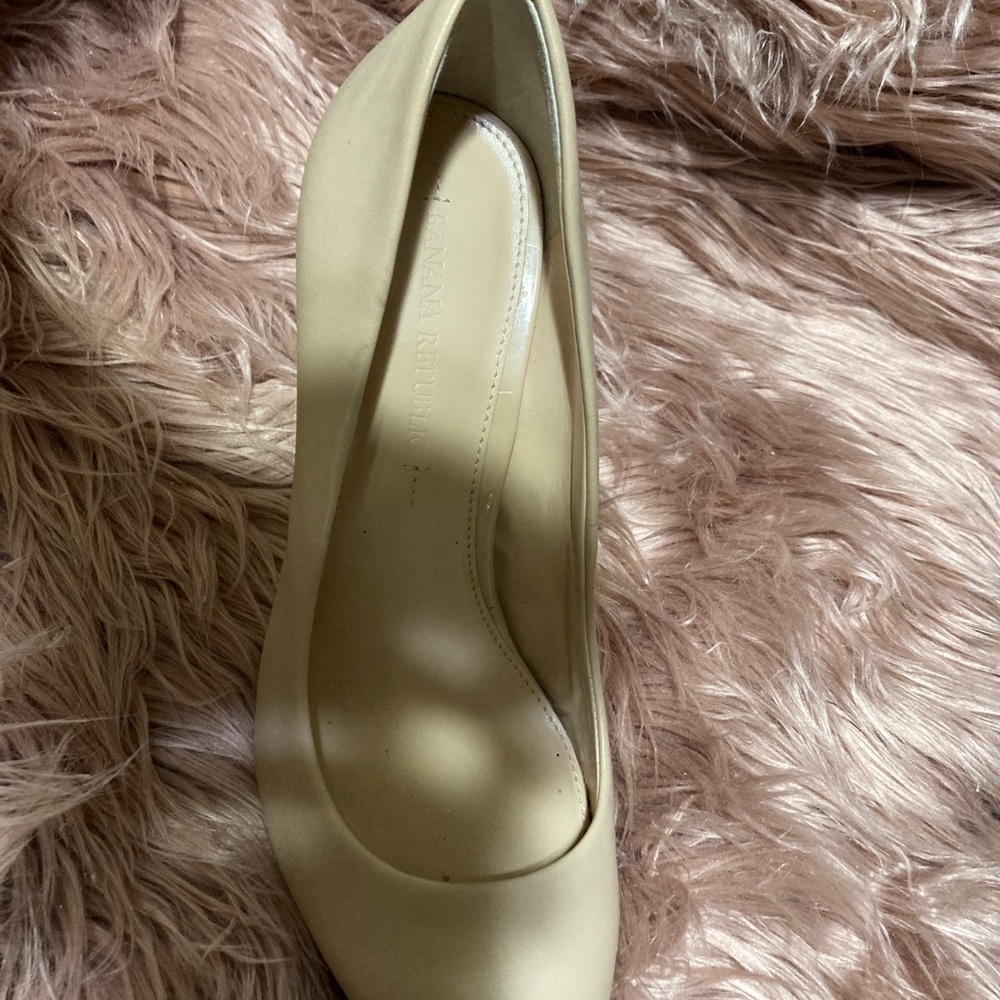 Shoes - Picture 4 of 8